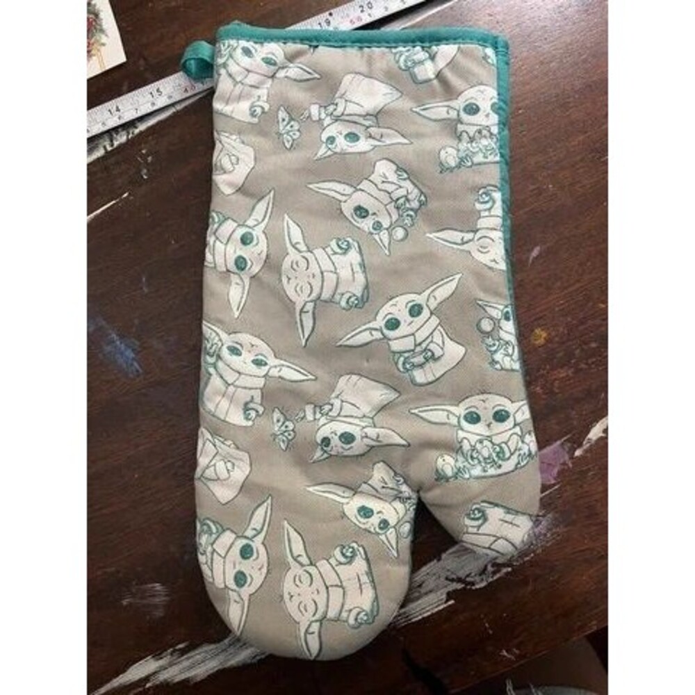 Star Wars Grogu Baby Yoda Oven Mitt